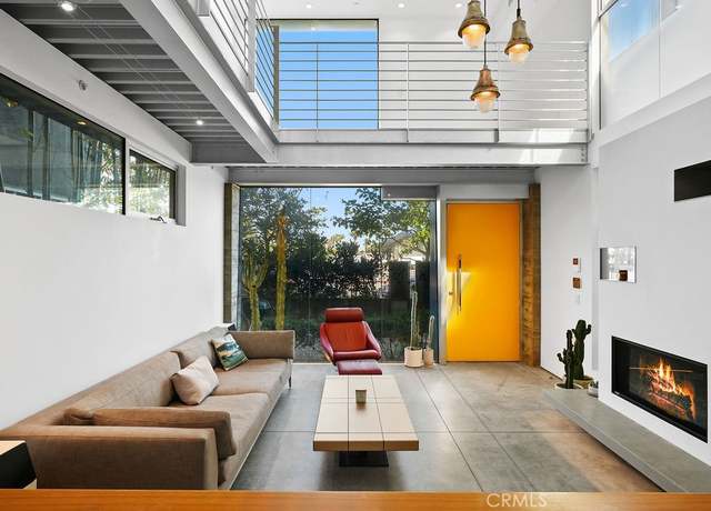 Property at 304 Grand Blvd, Venice, CA 90291, 3 beds, 4.5 baths