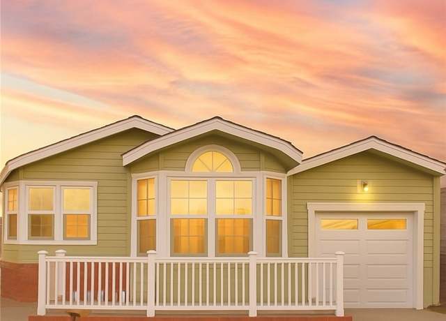 Property at 16451 Makaha Ln, Huntington Beach, CA 92649, 2 beds, 2 baths