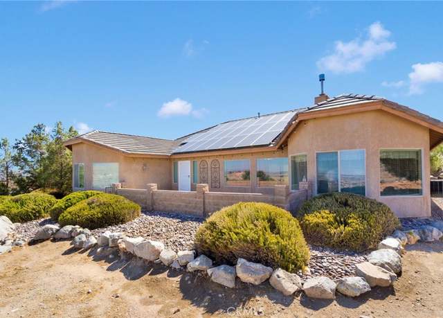 Property at 22255 Minto Ct, Apple Valley, CA 92308, 3 beds, 2.5 baths