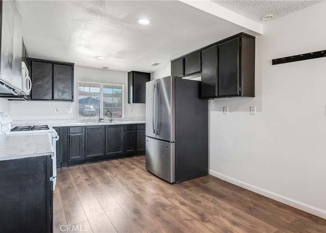 Property at 16117 Sweetaire Ave, Lancaster, CA 93535, 3 beds, 2 baths