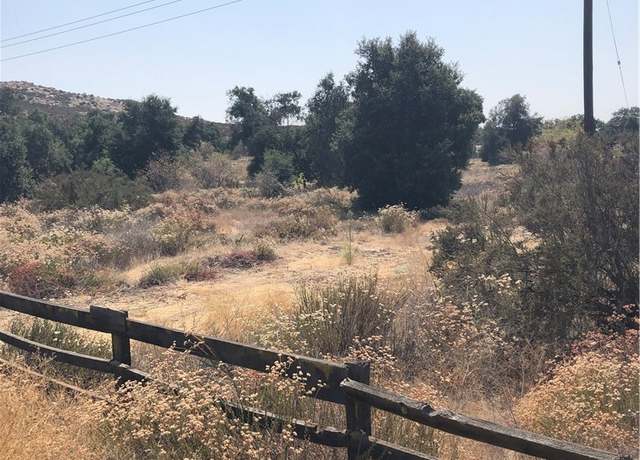 Property at 5 Red Mountain Rd, Hemet, CA 92544