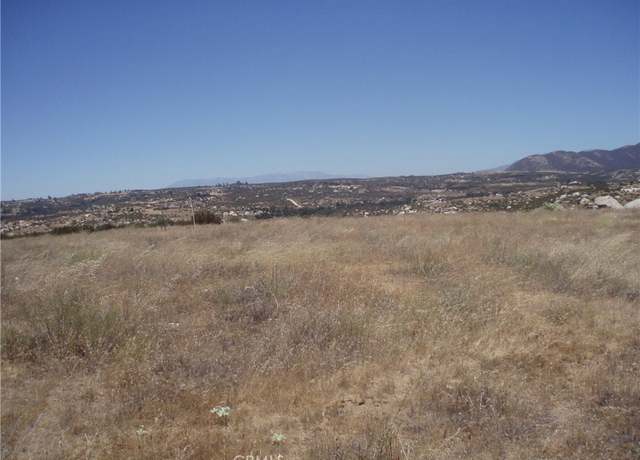 Property at 6 Avenida Sierra Rojo, Hemet, CA 92544
