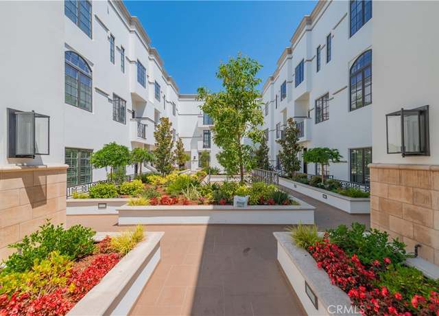 Property at 288 S Oakland Ave #211, Pasadena, CA 91101, 2 beds, 2.5 baths