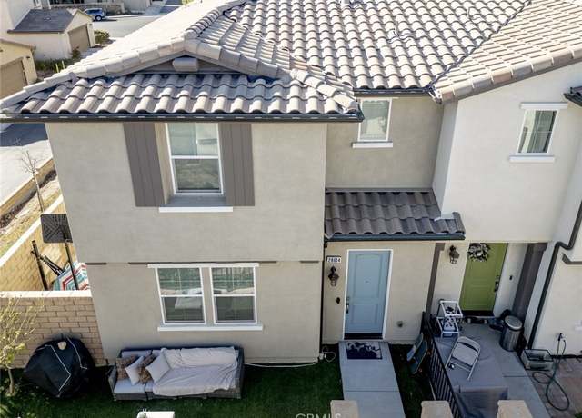 Property at 28614 Jardineras Dr, Valencia, CA 91354, 3 beds, 2.5 baths