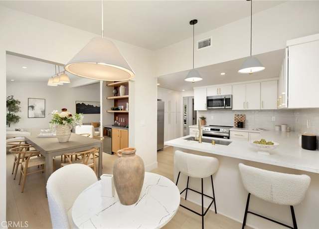 Property at 45 Oaktree Ln, Rolling Hills Estates, CA 90274, 4 beds, 3 baths