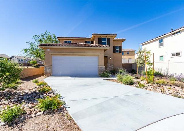 Property at 13119 Lancaster St, Hesperia, CA 92344, 4 beds, 3 baths