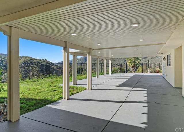 Property at 39255 De Luz Rd, Fallbrook, CA 92028, 3 beds, 3 baths