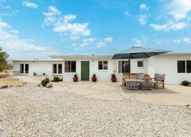 Property at 9054 Palomar Trl, Lucerne Valley, CA 92356, 3 beds, 2.5 baths