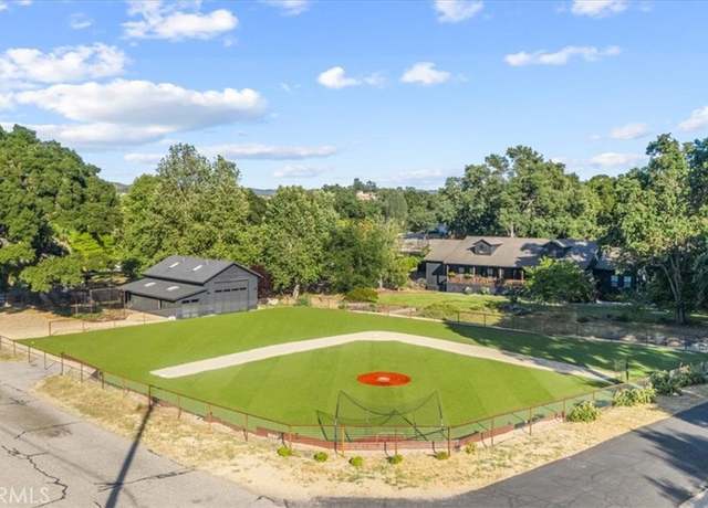Property at 9240 Santa Margarita Rd, Atascadero, CA 93422, 4 beds, 3.5 baths