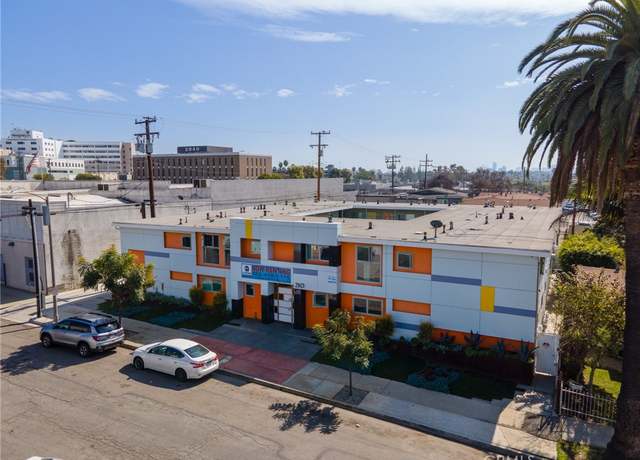 Property at 210 E 29th St, Long Beach, CA 90806, 20 beds, 22 baths
