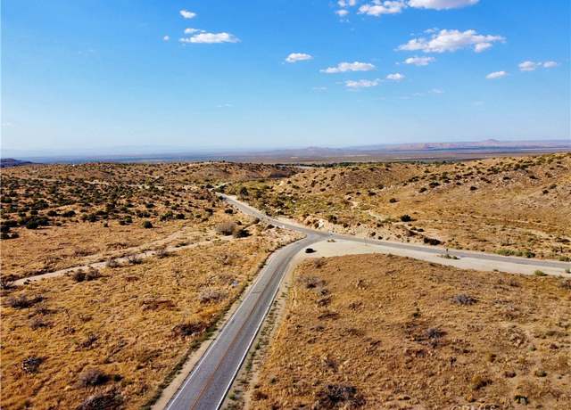 Property at 13 Longview Rd, Pearblossom, CA 93553