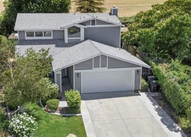 Property at 1375 Western Village Dr, San Jacinto, CA 92583, 3 beds, 2.5 baths