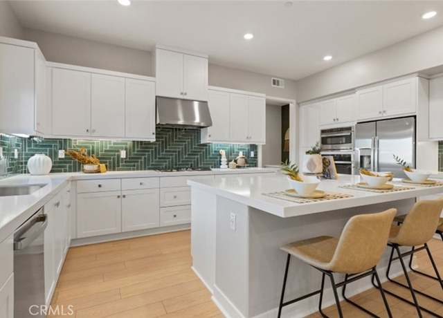 Property at 27210 Cranmore Way #201, Valencia, CA 91381, 3 beds, 2 baths
