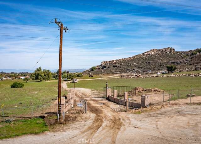 Property at 19100 Markham St, Riverside, CA 92508