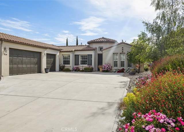 Property at 934 Salida del Sol, Paso Robles, CA 93446, 4 beds, 2.5 baths