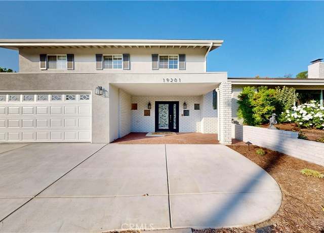 Property at 19201 Barrett Ln, North Tustin, CA 92705, 5 beds, 3.5 baths