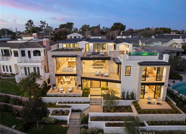 Property at 302 Kings Rd, Newport Beach, CA 92663, 6 beds, 7.5 baths