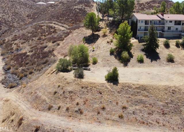 Property at 30990 Blackhorse Dr, Canyon Lake, CA 92587, 4 beds, 4.5 baths