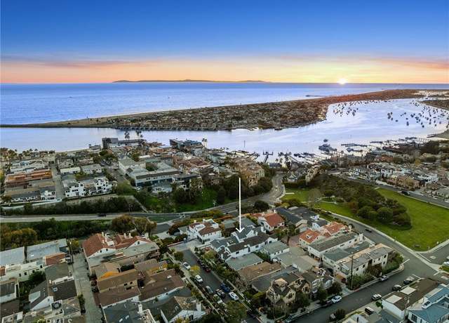 Property at 409 Dahlia Ave, Corona Del Mar, CA 92625, 5 beds, 4.5 baths