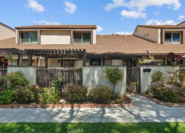 Property at 24644 Golfview Dr, Valencia, CA 91355, 3 beds, 2.5 baths