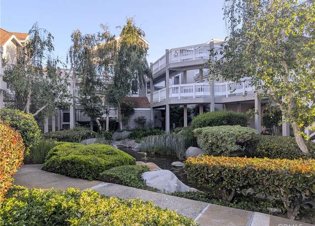 Property at 4682 Warner Ave Unit B102, Huntington Beach, CA 92649, 2 beds, 2.5 baths
