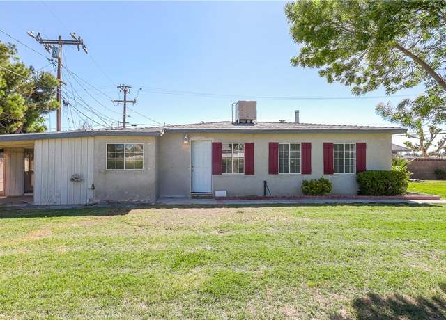 Property at 913 W Oldfield St, Lancaster, CA 93534, 2 beds, 1 bath