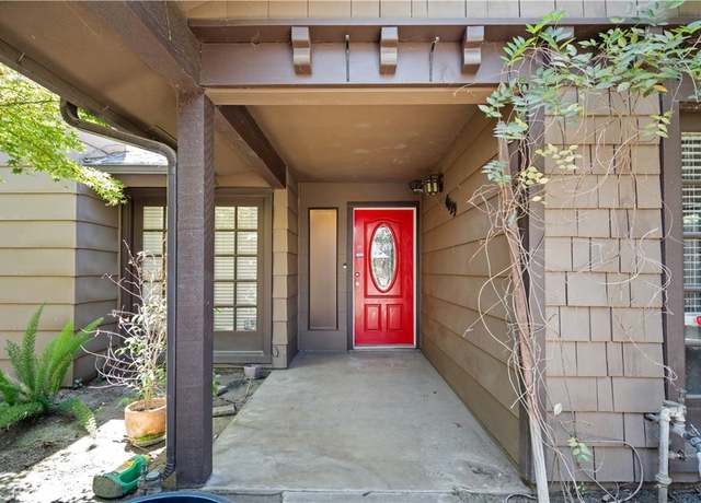 Property at 4029 W Hillsdale Ct, Visalia, CA 93291, 2 beds, 2 baths