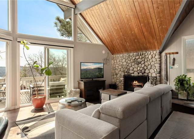 Property at 27482 Matterhorn Dr, Lake Arrowhead, CA 92352, 3 beds, 2 baths