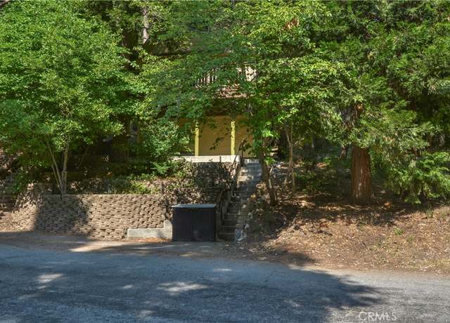 Property at 761 Arrowhead Villa Rd, Lake Arrowhead, CA 92352, 2 beds, 1 bath