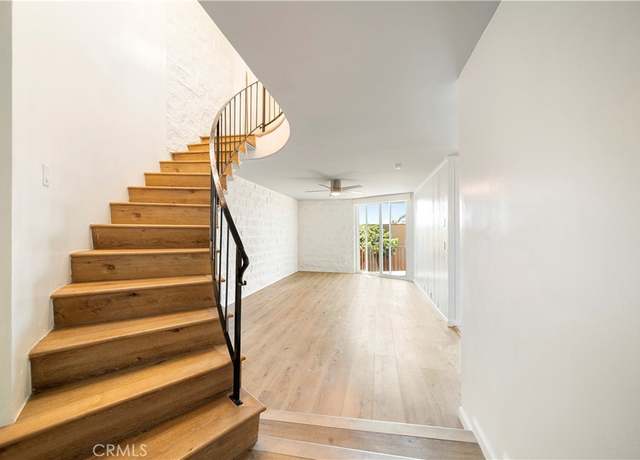 Property at 240 W Queen St #10, Inglewood, CA 90301, 2 beds, 2 baths