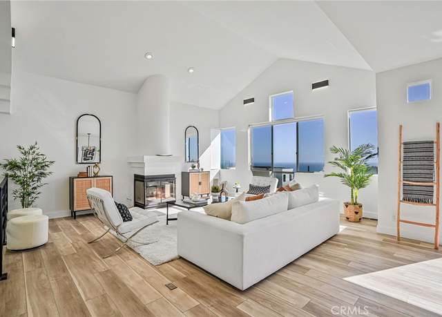 Property at 4216 Highland Ave Unit B, Manhattan Beach, CA 90266, 2 beds, 2.5 baths