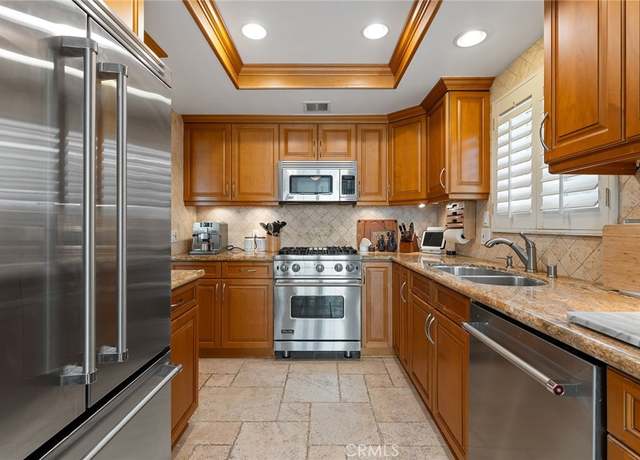 Property at 15175 Magnolia Blvd Unit A, Sherman Oaks, CA 91403, 3 beds, 3 baths