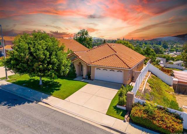 Property at 426 Debra An Dr, Fallbrook, CA 92028, 3 beds, 2 baths