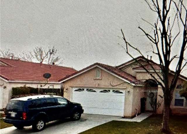 Property at 8711 Winlock St, Bakersfield, CA 93312, 3 beds, 2 baths