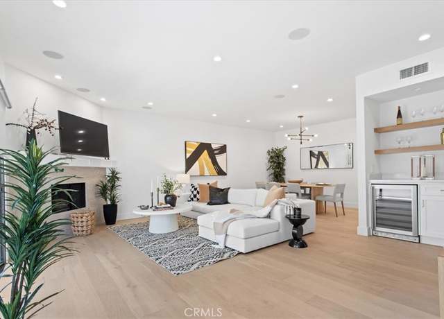 Property at 1409 Havenhurst Dr #3, West Hollywood, CA 90046, 2 beds, 3 baths