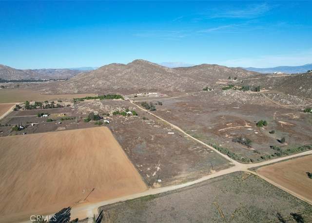 Property at 31700 Holland Rd, Winchester, CA 92596