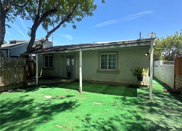Property at 22113 Cantlay St, Canoga Park, CA 91303, 7 beds, 5 baths