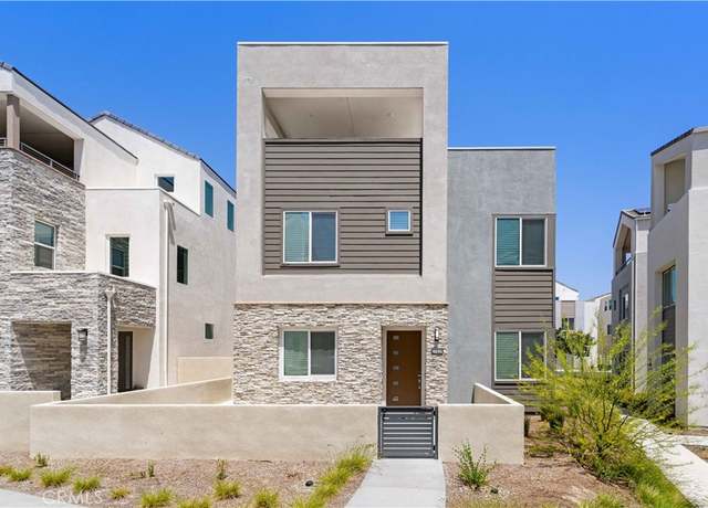 Property at 27125 Skyland Way, Valencia, CA 91381, 5 beds, 4.5 baths