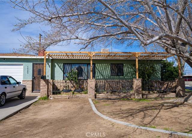 Property at 44289 Carolside Ave, Lancaster, CA 93535, 4 beds, 2 baths