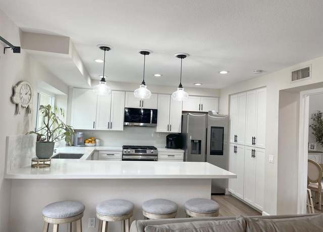 Property at 13425 Via Almeria, Tustin, CA 92782, 3 beds, 2.5 baths