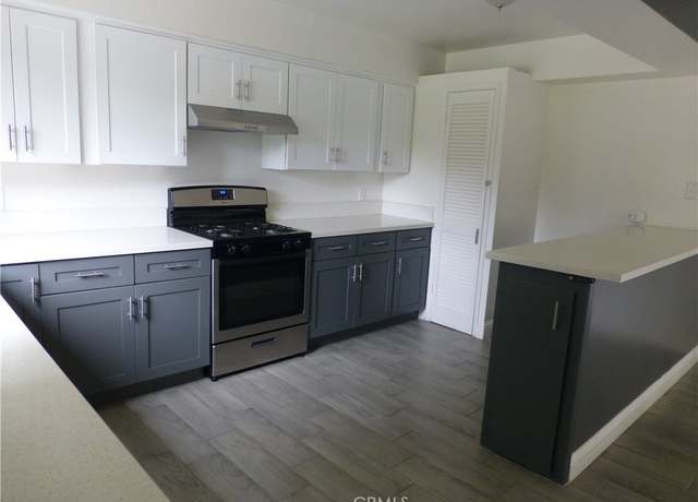 Property at 723 Ivywood Dr, Oxnard, CA 93030, 6 beds, 6 baths