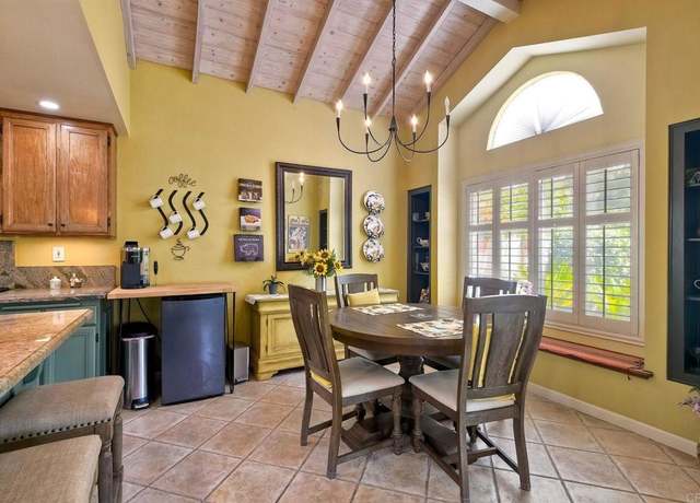 Property at 2202 Torrey Gln, Escondido, CA 92026, 2 beds, 2 baths
