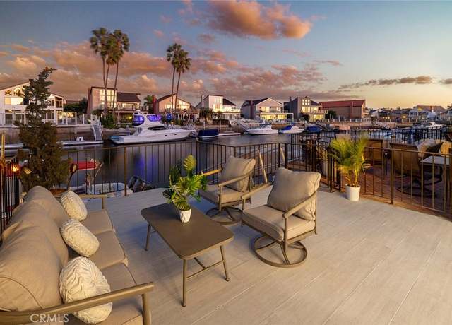 Property at 16084 Bonaire Cir, Huntington Beach, CA 92649, 3 beds, 2.5 baths
