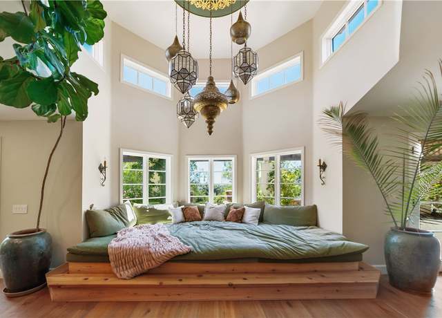 Property at 6718 Via De La Reina, Bonsall, CA 92003, 4 beds, 3.5 baths