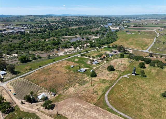 Property at 6430 N River Rd, Paso Robles, CA 93446, 14 beds, 10 baths