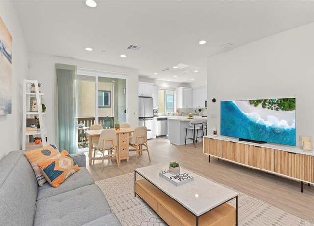 Property at 177 Mission Villas Rd, San Marcos, CA 92069, 2 beds, 2.5 baths