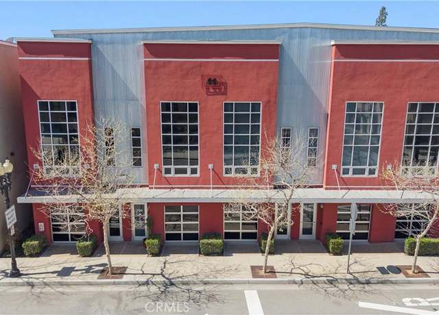 Property at 704 N Santiago St, Santa Ana, CA 92701, 1 bed, 1.5 baths