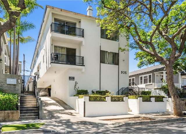 Property at 935 W 10th St, San Pedro, CA 90731, 10 beds, 9 baths