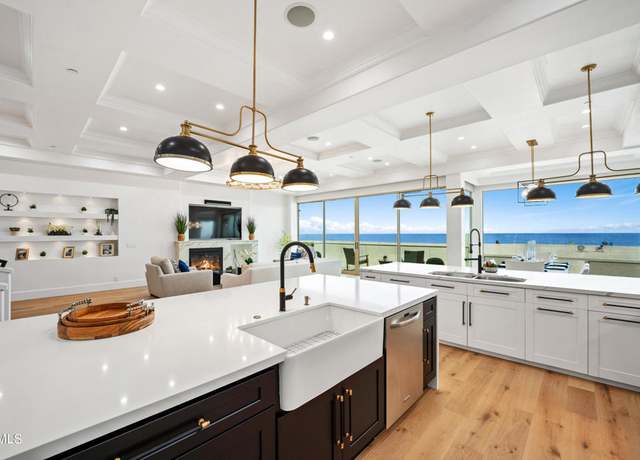 Property at 731 Mandalay Beach Rd, Oxnard, CA 93035, 4 beds, 4 baths