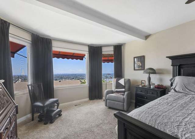 Property at 4331 Summit Dr, La Mesa, CA 91941, 3 beds, 2 baths